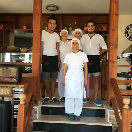 Cesmekes Szálloda *