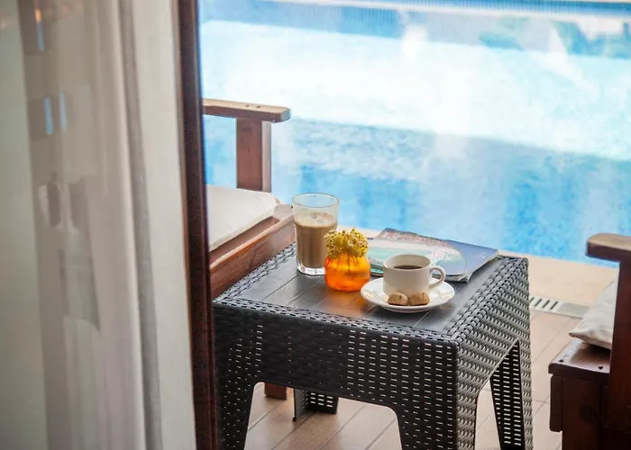 Cesmekes Otel Çeşme